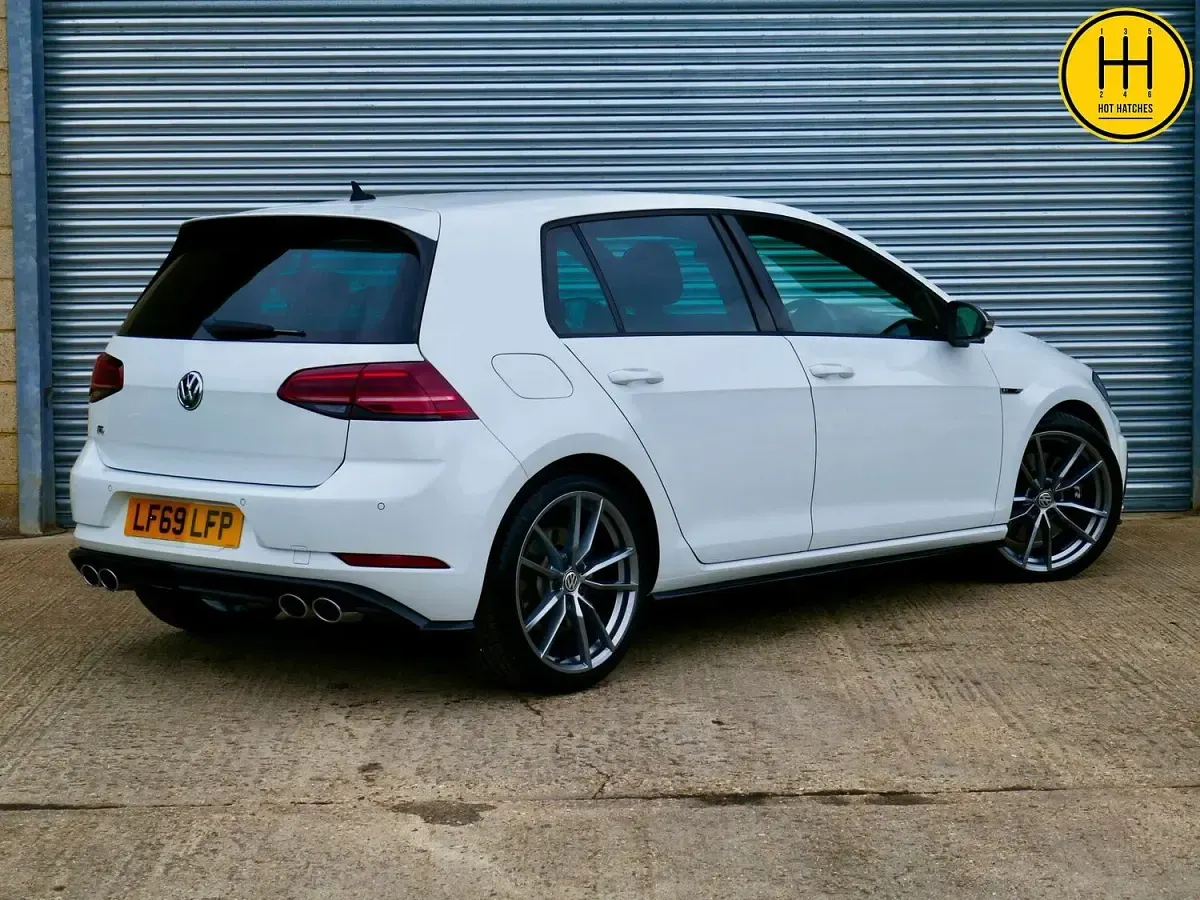 Used VW Golf VII R 300 HP (220 kW) 2019 White Hatchback