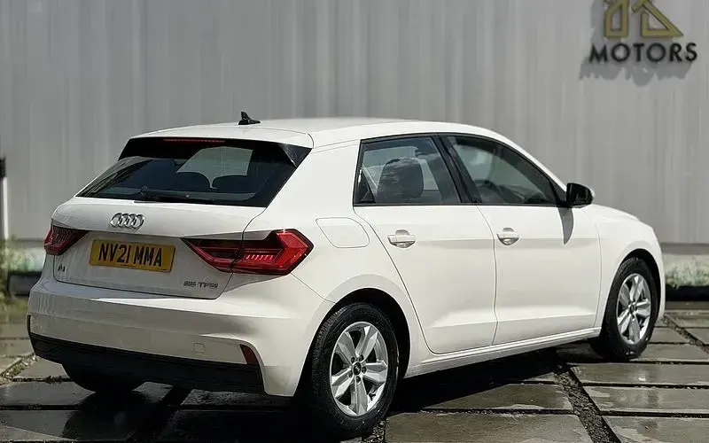 Used Audi A1 Sportback 95 HP (69 kW) 2021 White Hatchback