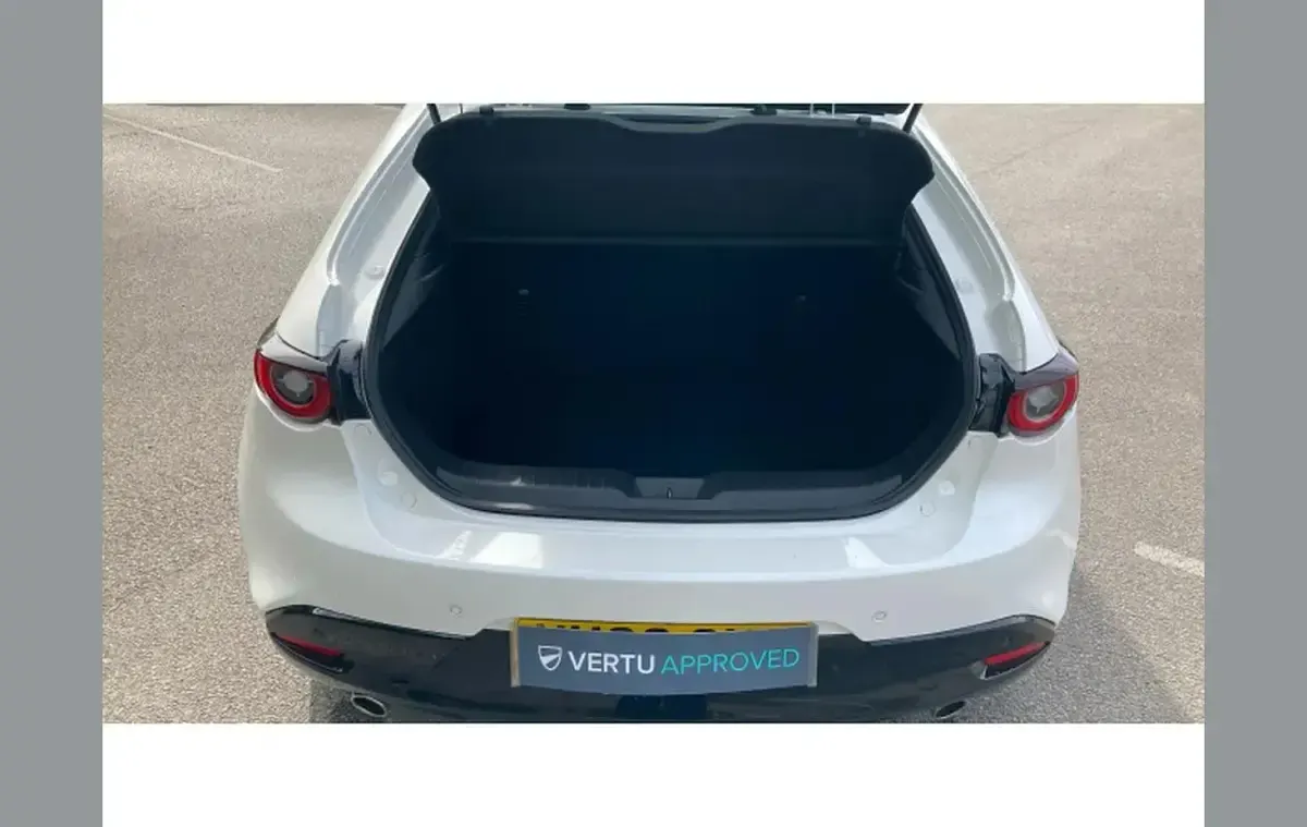 Used Mazda 3 Inclusive 120 HP (88 kW) 2023 White Hatchback