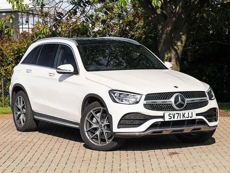White Used 2022 Mercedes GLC300 AMG Line Premium SUV | £33,998 (Fair price) - Image 1/4