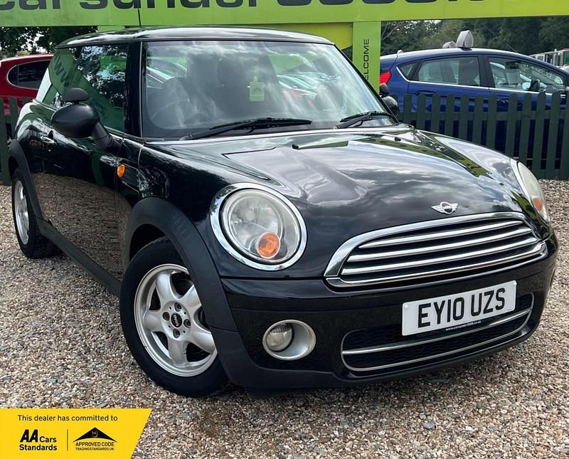 Black Used 2010 Mini Cooper D Hatch Hatchback | £2,475 (Fair price) - Image 1/4