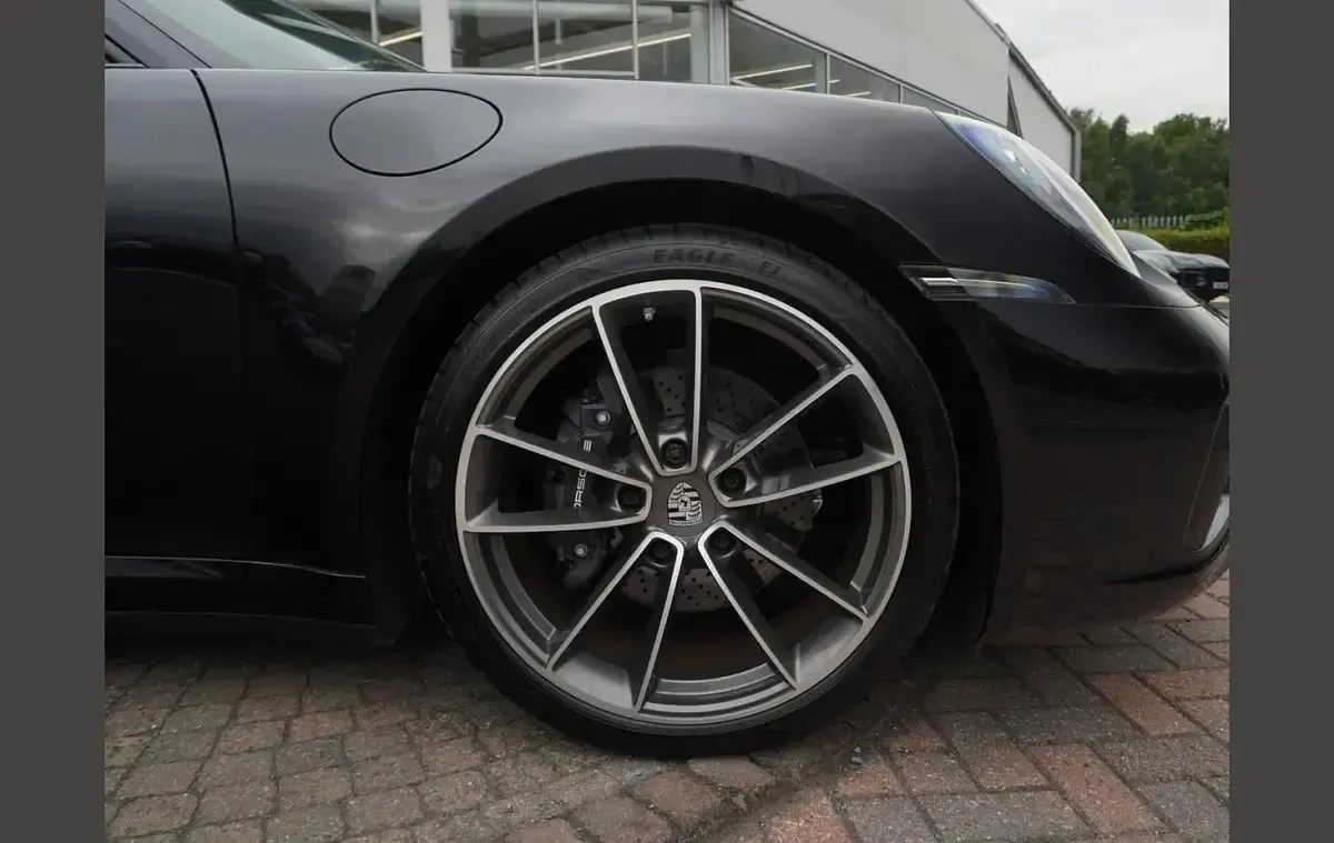Used Porsche 911 379 HP (278 kW) 2024 Black Coupe