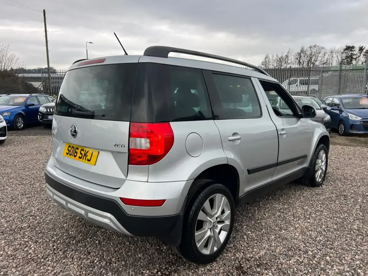 Gebraucht Skoda Yeti SE L 110 PS (80 kW) 2016 Silber SUV