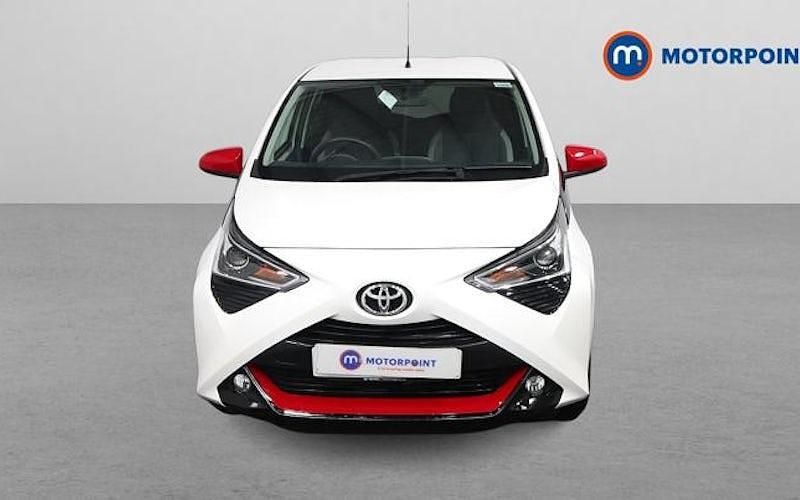 Usado Toyota Aygo Trend 72 HP (52 kW) 2020 Branco Citadino
