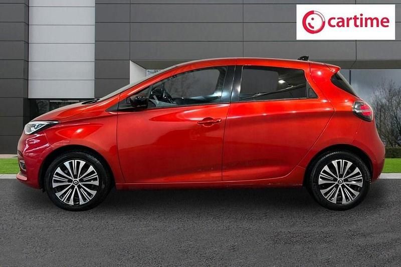 Used Renault Zoe Techno 100 kW (136 HP) 2022 Red Hatchback