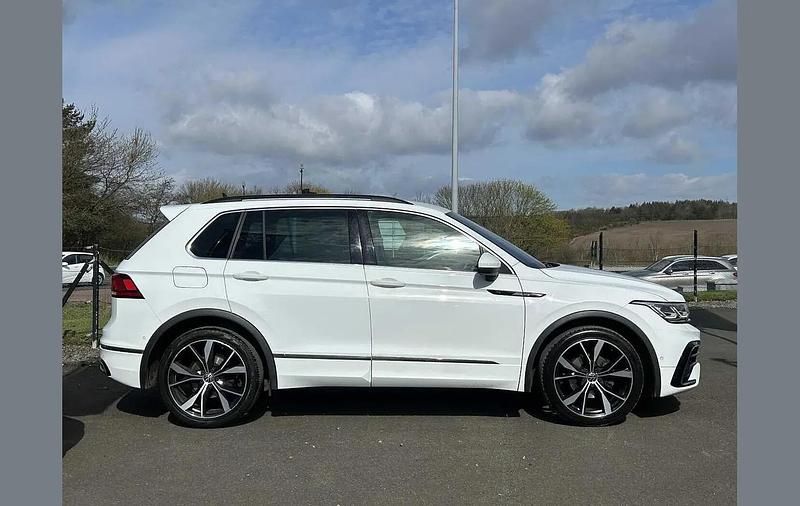 Usado VW Tiguan R-line 150 HP (110 kW) 2023 Branco SUV