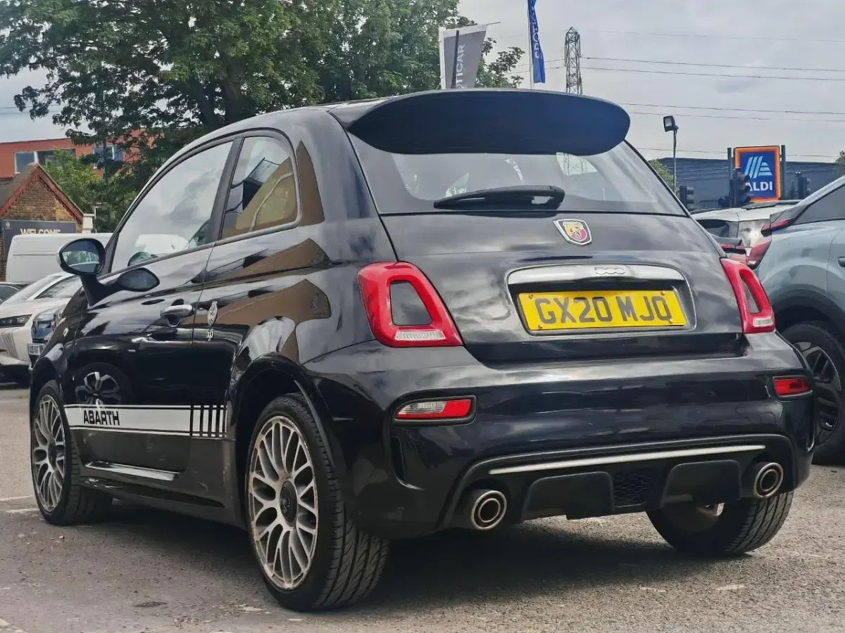Usado Abarth 595 143 HP (105 kW) 2020 Preto Citadino