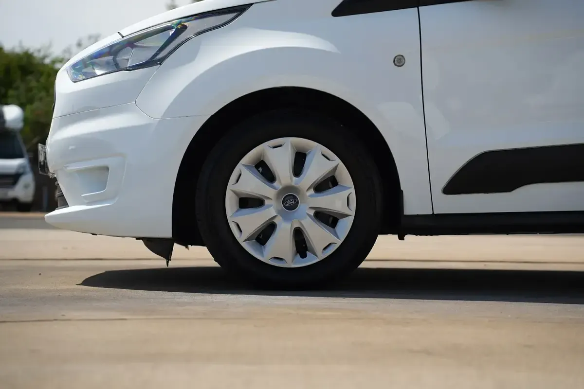 Used Ford Transit Connect Trend 100 HP (73 kW) 2021 White MPV