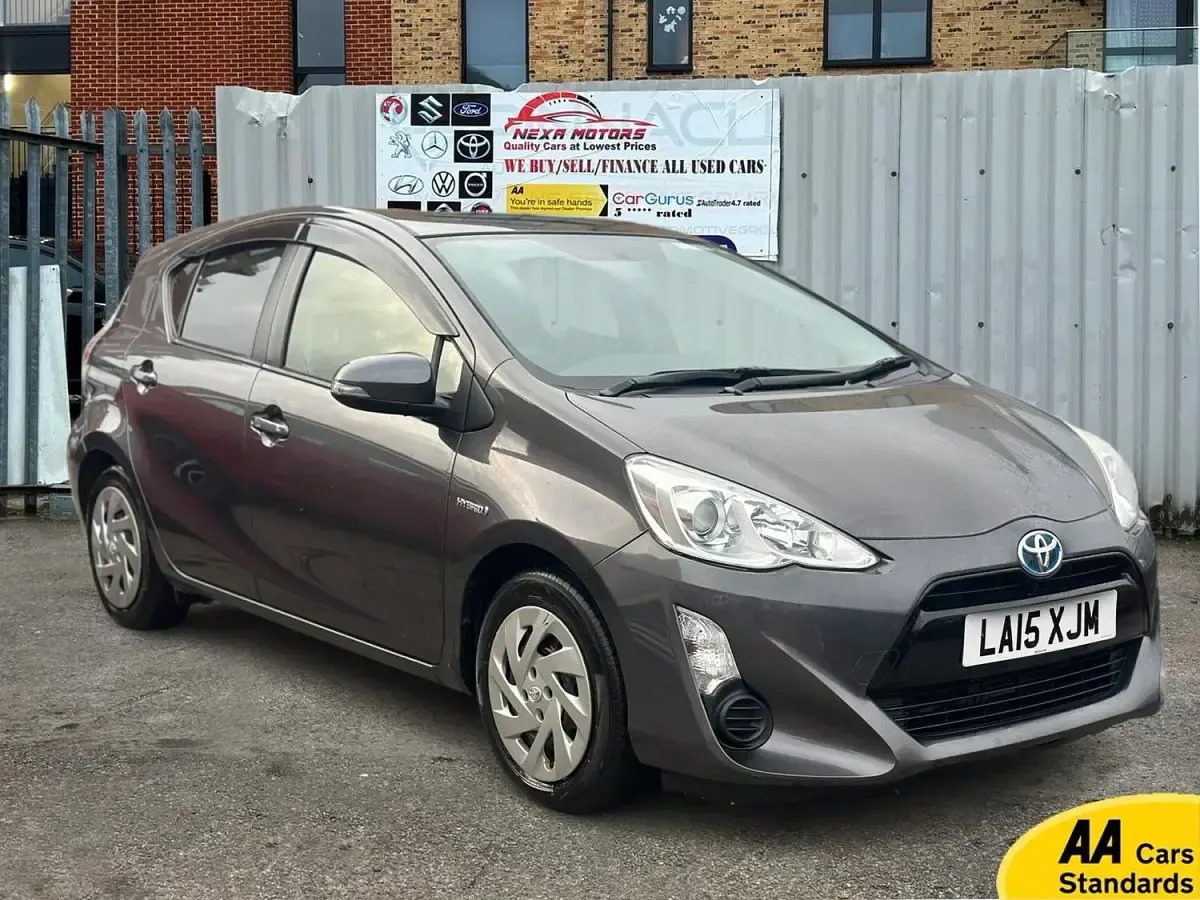Gebraucht Toyota Yaris Hybrid 100 PS (73 kW) 2015 Grau Kleinwagen