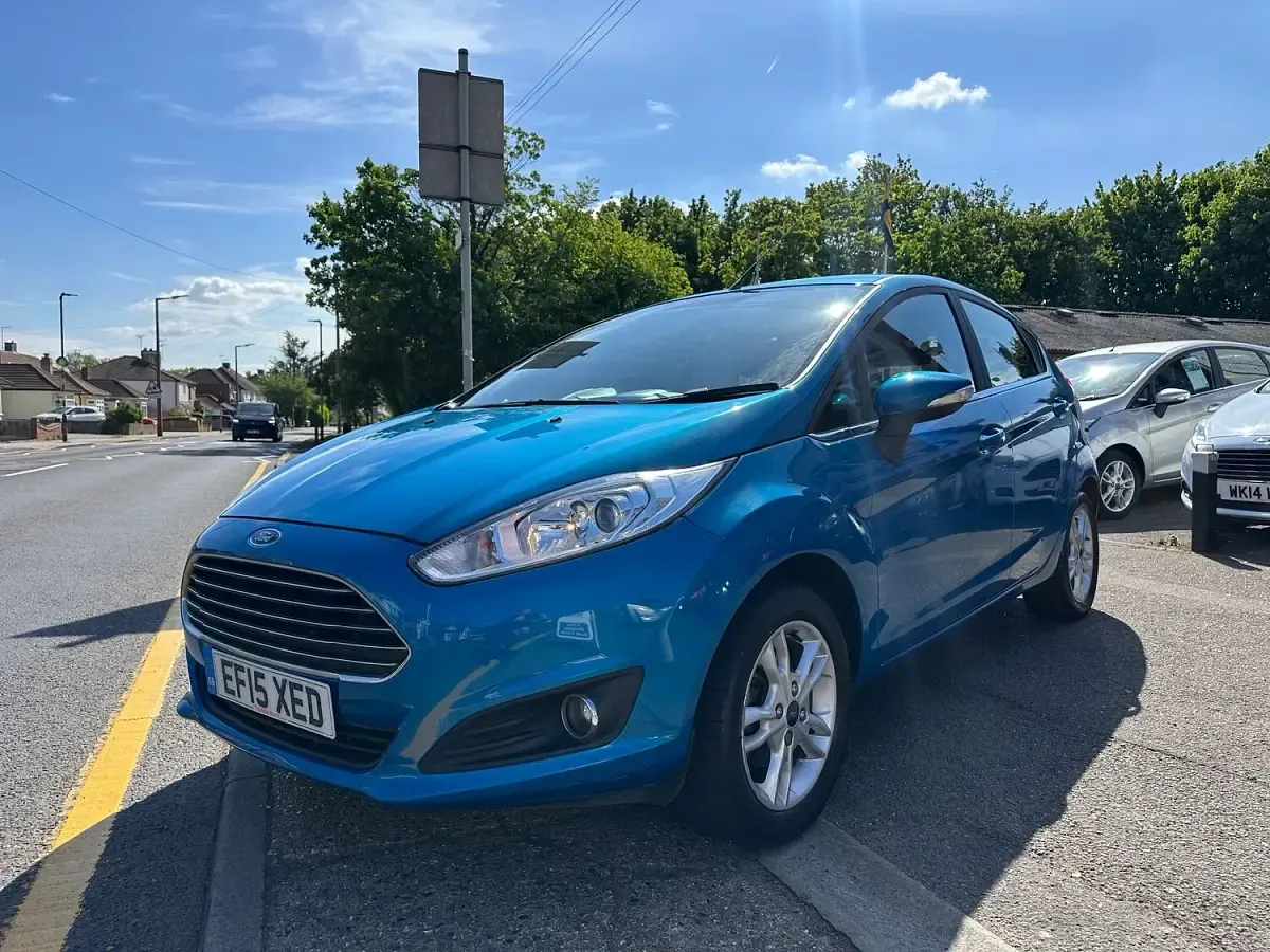Used Ford Fiesta Zetec 82 HP (60 kW) 2015 Blue Hatchback
