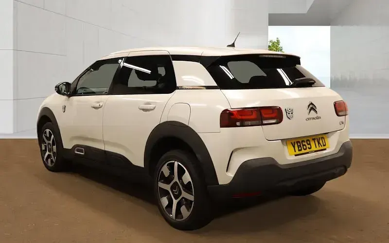 Used Citroën C4 Cactus Flair 131 HP (96 kW) 2019 White Hatchback