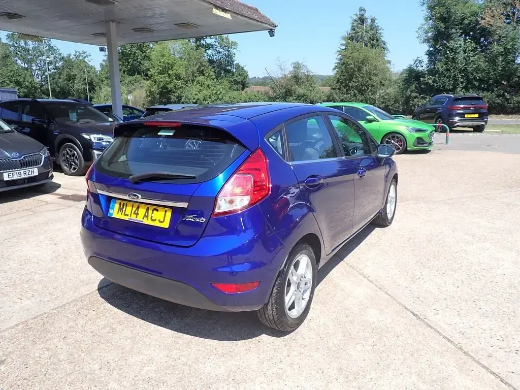 Used Ford Fiesta Zetec 82 HP (60 kW) 2014 Blue Hatchback