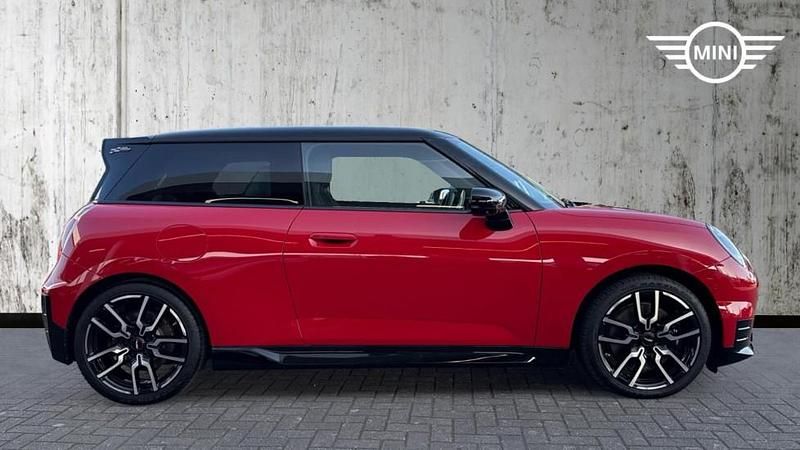 Used Mini Cooper Hatch 133 kW (181 HP) 2024 Red Hatchback