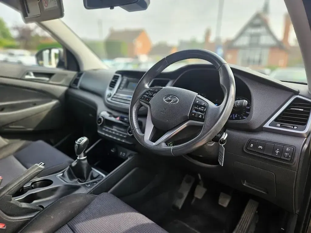 Used Hyundai Tucson SE 116 HP (85 kW) 2016 Grey SUV