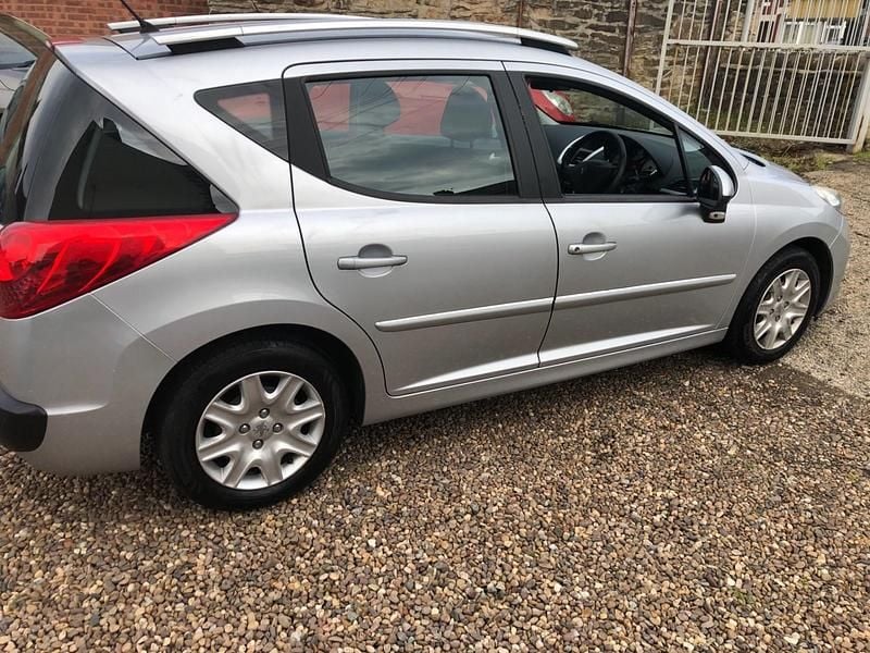 Begagnad Peugeot 207 Active 2012 Silver Kombi