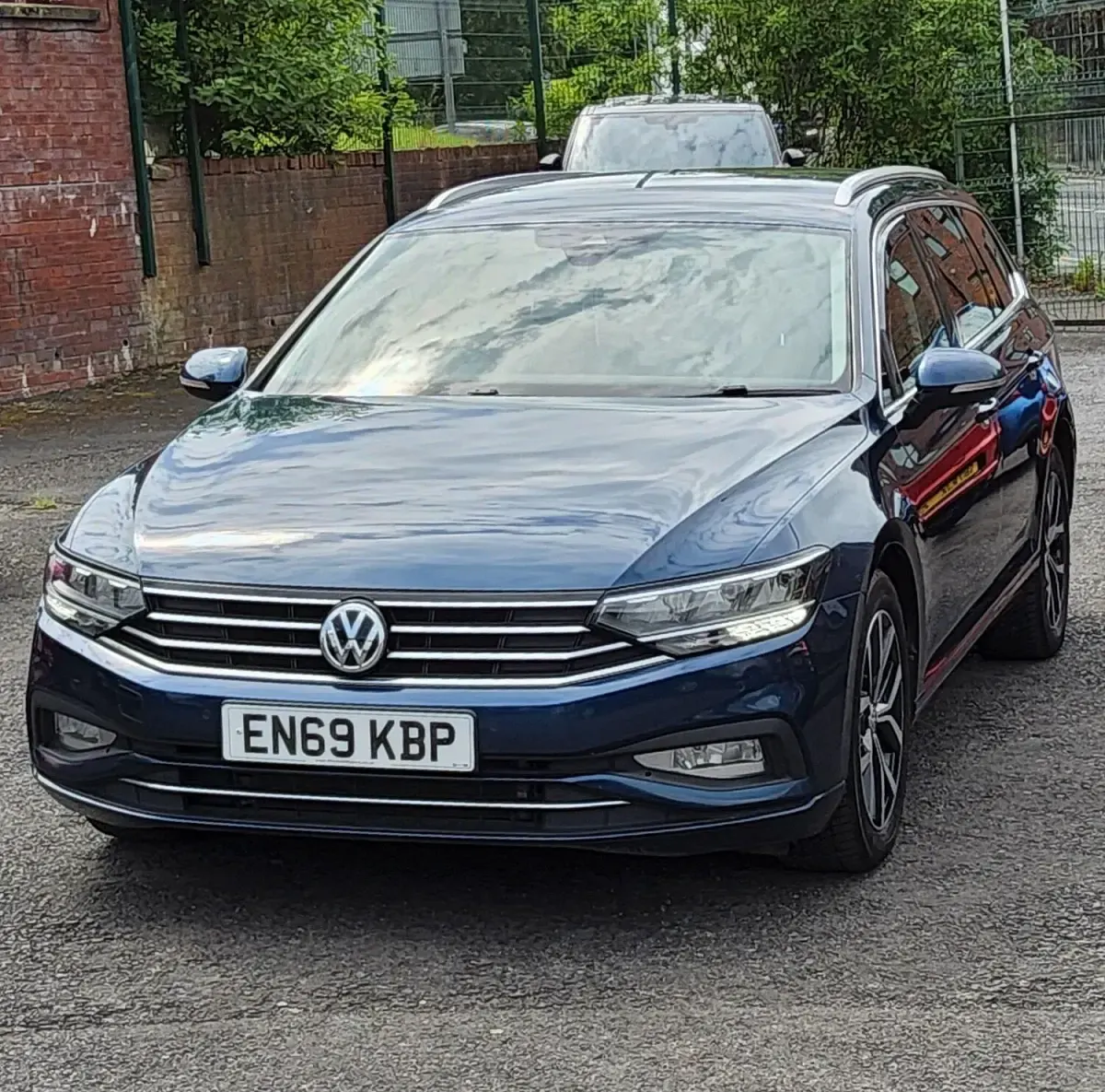 Used VW Passat SEL 120 HP (88 kW) 2020 Blue Estate