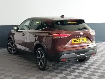 Used Nissan Qashqai N-Connecta 190 HP (139 kW) 2023 Red SUV