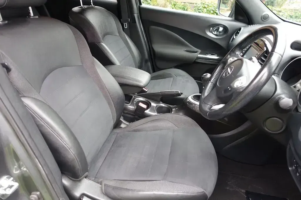 Used Nissan Juke N-Connecta 110 HP (80 kW) 2018 Grey SUV