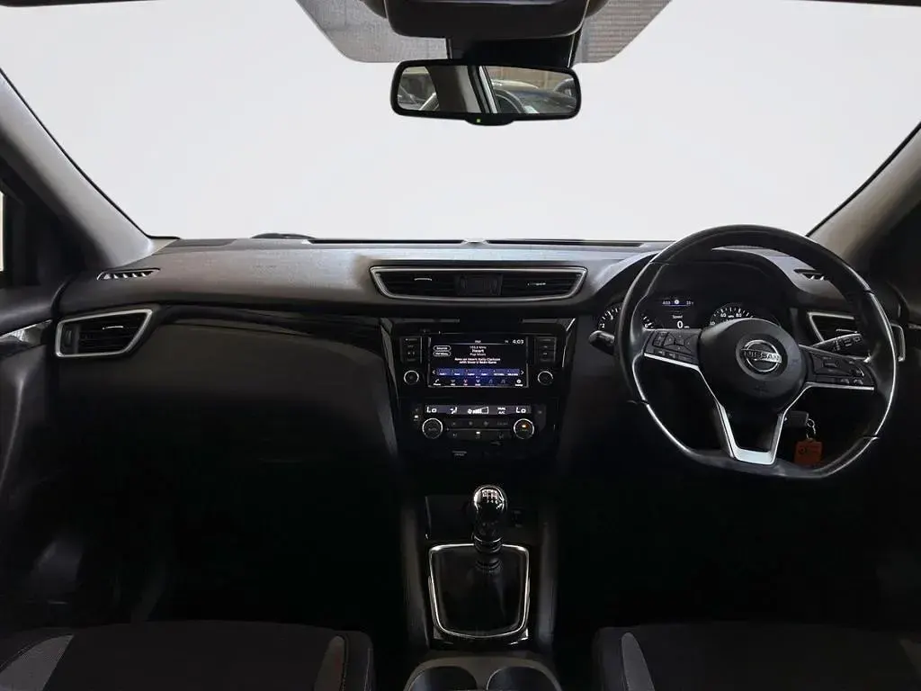 Used Nissan Qashqai Acenta Premium 160 HP (117 kW) 2020 Silver SUV