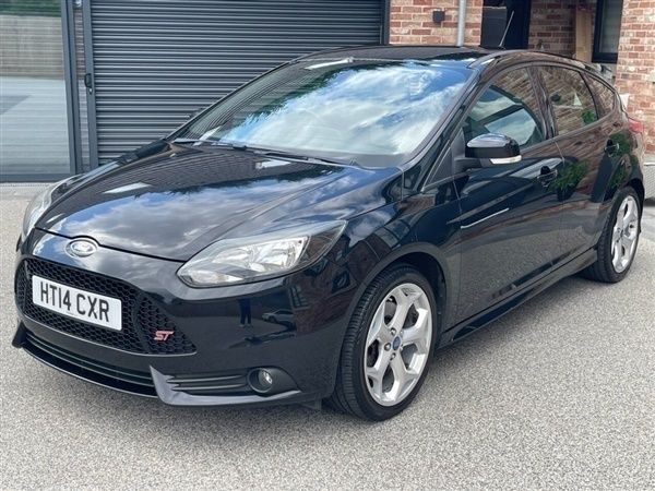 Black Used 2014 Ford Focus ST Hatchback | £5,995 (Good price) - Image 1/1