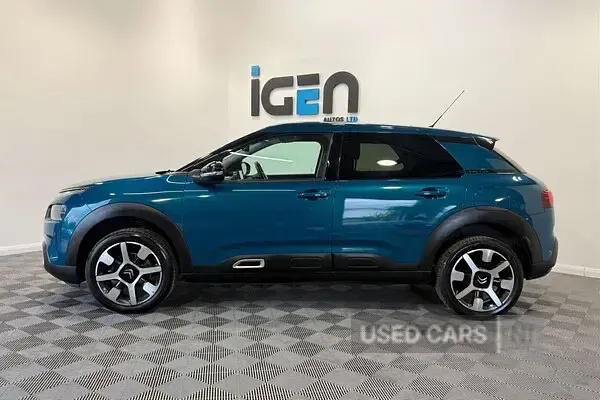 Used Citroën C4 Cactus Flair 2018 Blue Hatchback