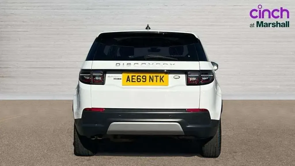 Used Land Rover Discovery Sport S 180 HP (132 kW) 2019 White SUV