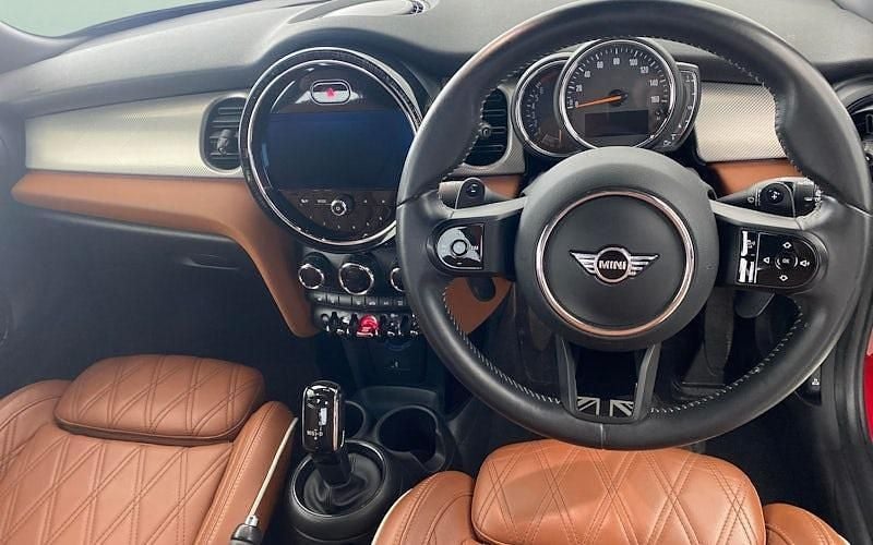 Used Mini Cooper S Exclusive 178 HP (130 kW) 2022 Red Hatchback