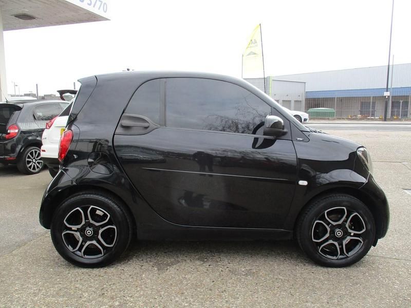 Used Smart ForTwo Coupé Premium 90 HP (66 kW) 2016 Black Coupe