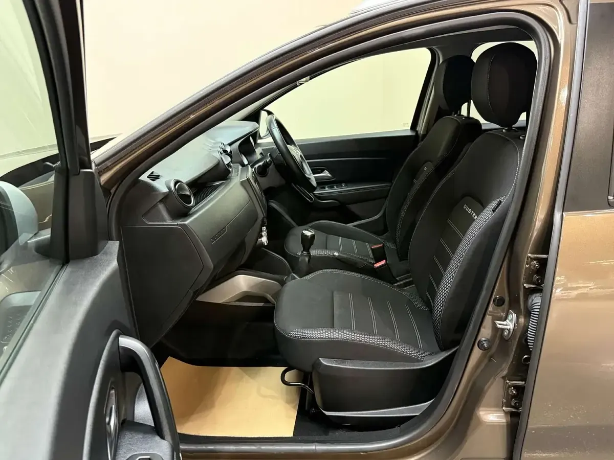 Used Dacia Duster Prestige 115 HP (84 kW) 2018 Brown SUV