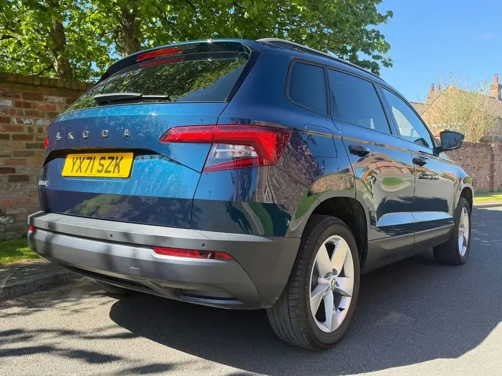 Used Skoda Karoq SE 110 HP (80 kW) 2021 Blue SUV