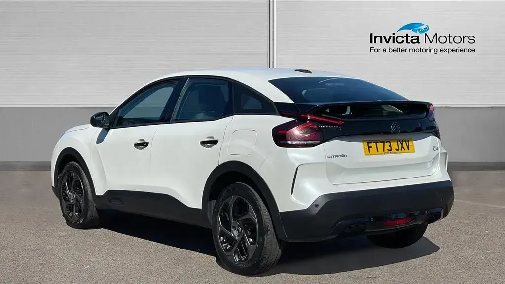 Used Citroën C4 PureTech 101 HP (74 kW) 2023 White SUV