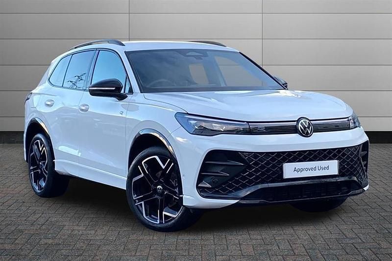 Pure white Used 2025 VW Tiguan R-line SUV | £33,150 (A bit pricey) - Image 1/3