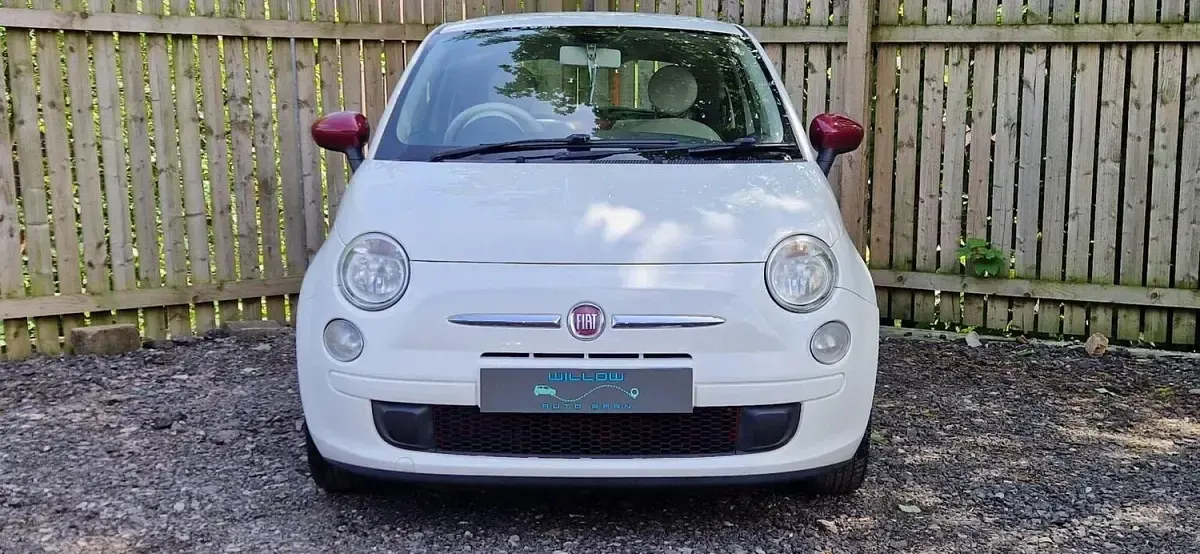 Gebraucht Fiat 500 Pop 69 PS (50 kW) 2011 Weiß Kleinwagen