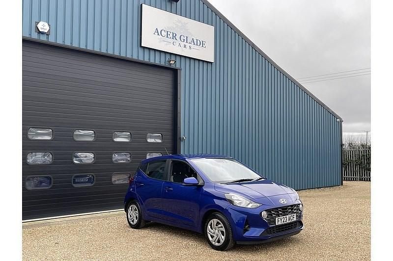 Used Hyundai i10 SE 67 HP (49 kW) 2023 Blue Hatchback