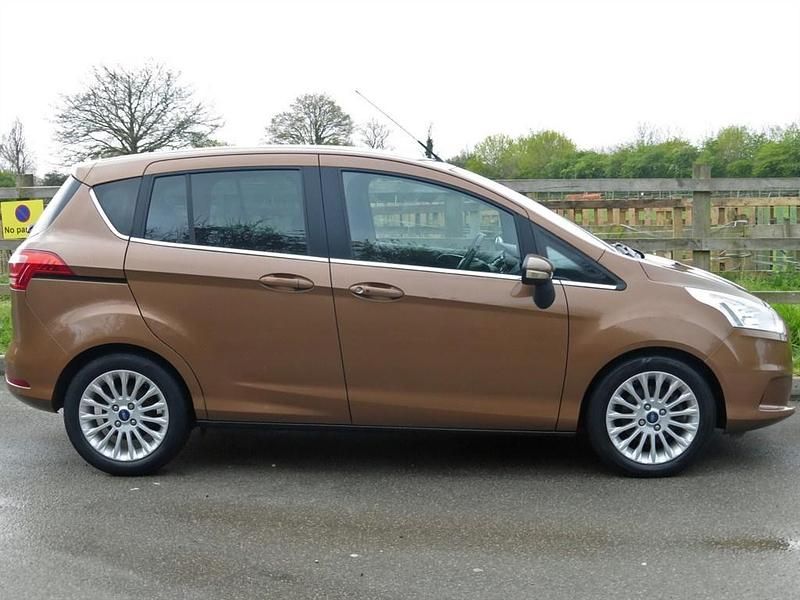 Begagnad Ford B-MAX Titanium 2012 Guld Minibuss