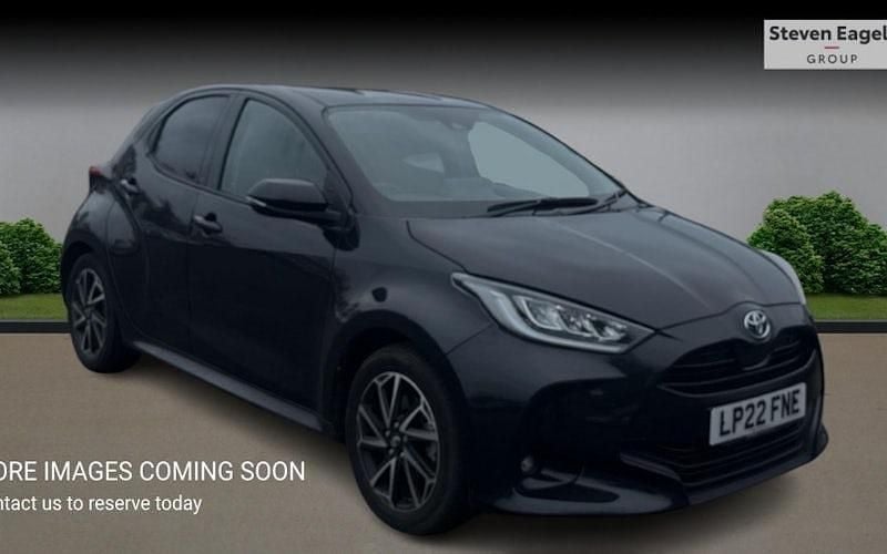 Used 2025 Toyota Yaris Hybrid Design Hatchback | £16,395 (Super price) - Image 1/4