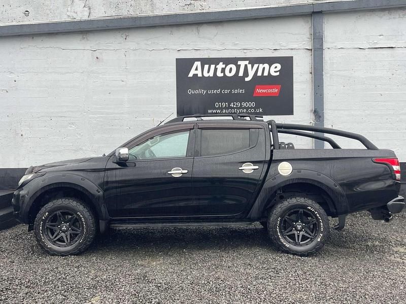 Used Mitsubishi L200 181 HP (133 kW) 2017 Black Pickup