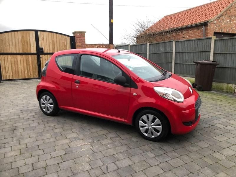 Used Citroën C1 VTR Sport 68 HP (50 kW) 2011 Red Hatchback