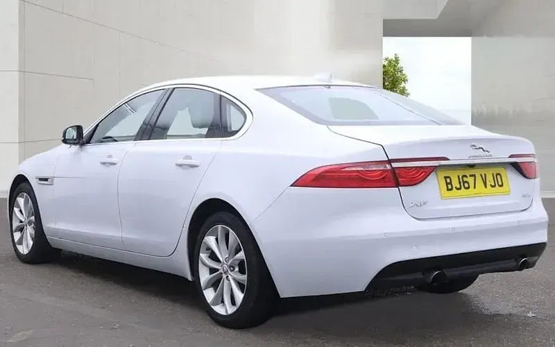 Used Jaguar XF Prestige 200 HP (147 kW) 2017 White Sedan