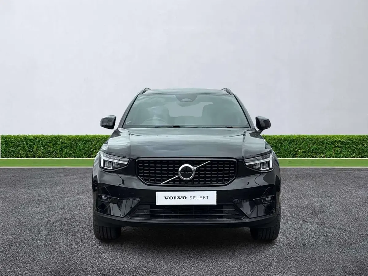 Used Volvo XC40 Plus 163 HP (119 kW) 2024 Black SUV