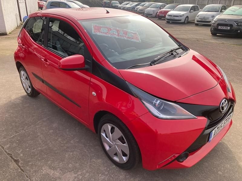 Used Toyota Aygo X-play 2015 Red Hatchback