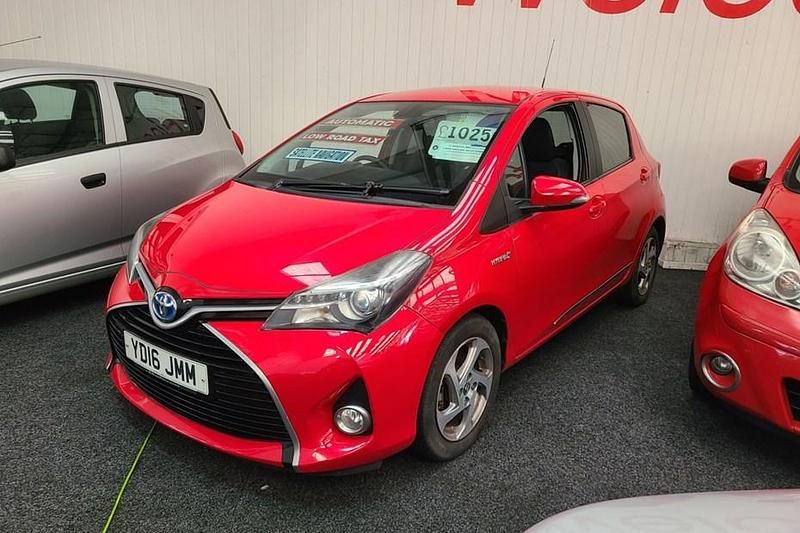 Used Toyota Yaris Hybrid 101 HP (74 kW) 2016