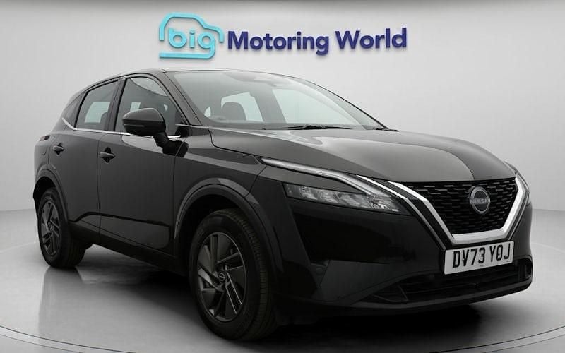 Black Used 2023 Nissan Qashqai Acenta Premium SUV | £15,700 (Super price) - Image 1/4