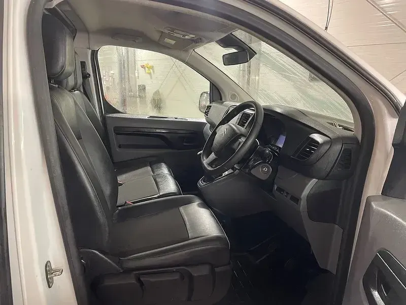 Used Citroën Dispatch 118 HP (86 kW) 2020 White MPV