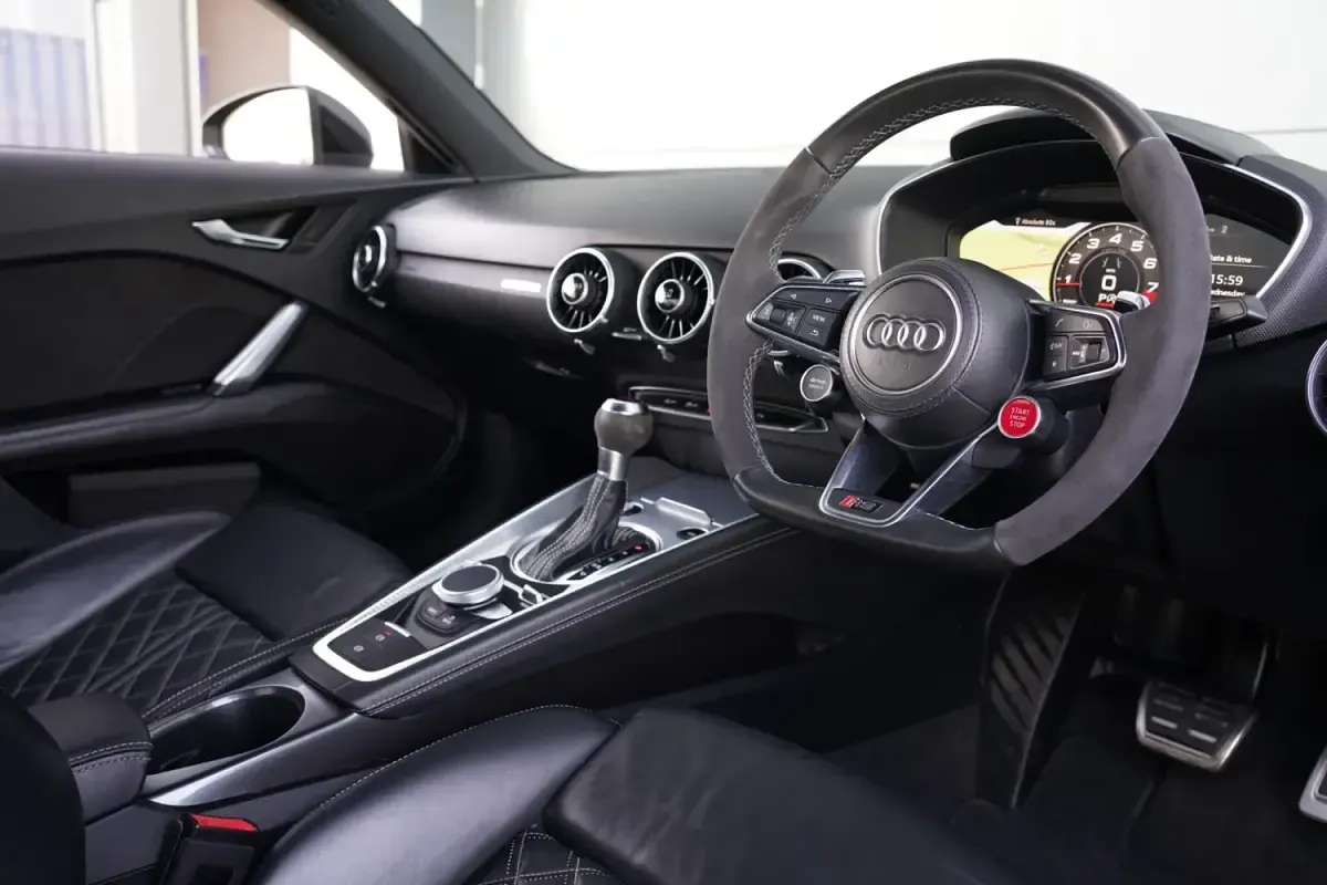 Begagnad Audi TT RS Business 400 HK (294 kW) 2018 Svart Sportkupé