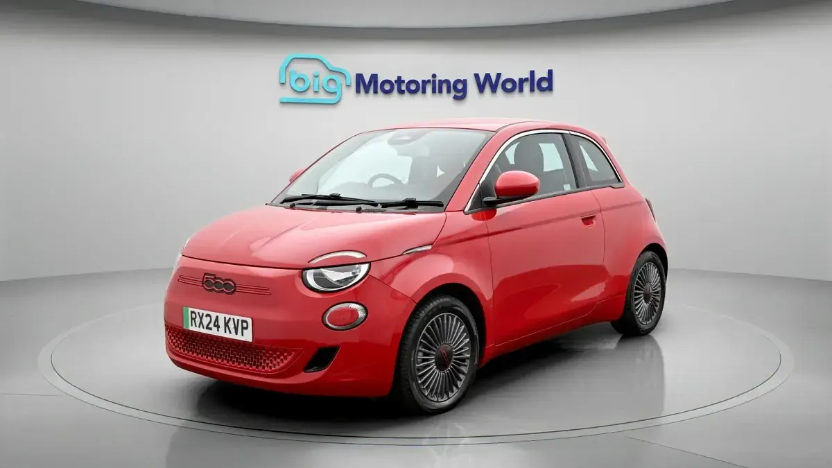 Używany Fiat 500e Red 86 kW (118 KM) 2024 Czerwony Hatchback