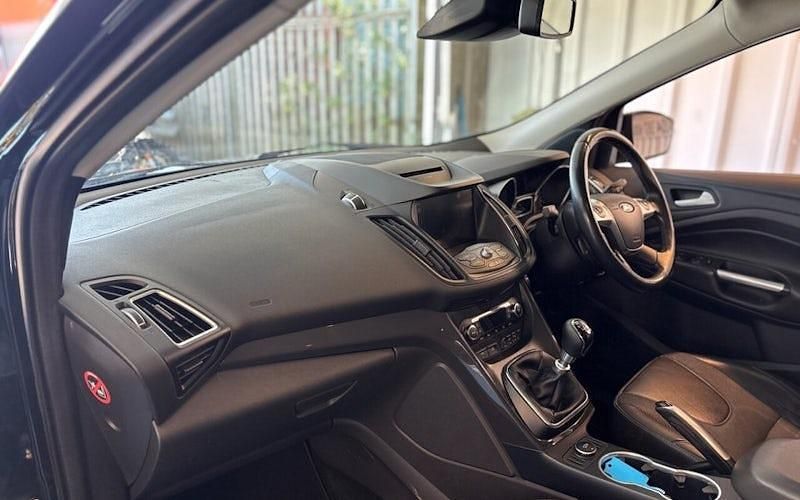 Używany Ford Kuga Sport 150 KM (110 kW) 2016 Czarny SUV