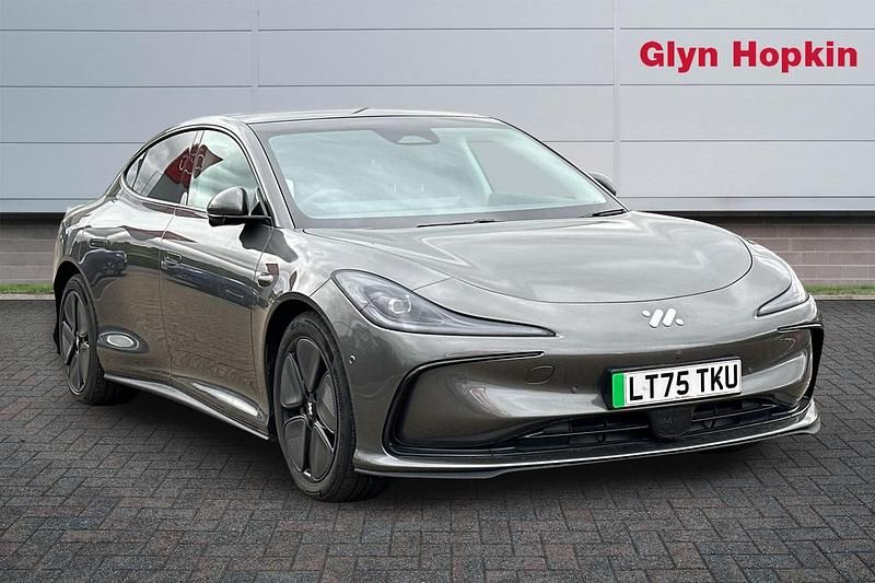 Usado MG IM5 216 kW (295 HP) 2025 Prateado Citadino
