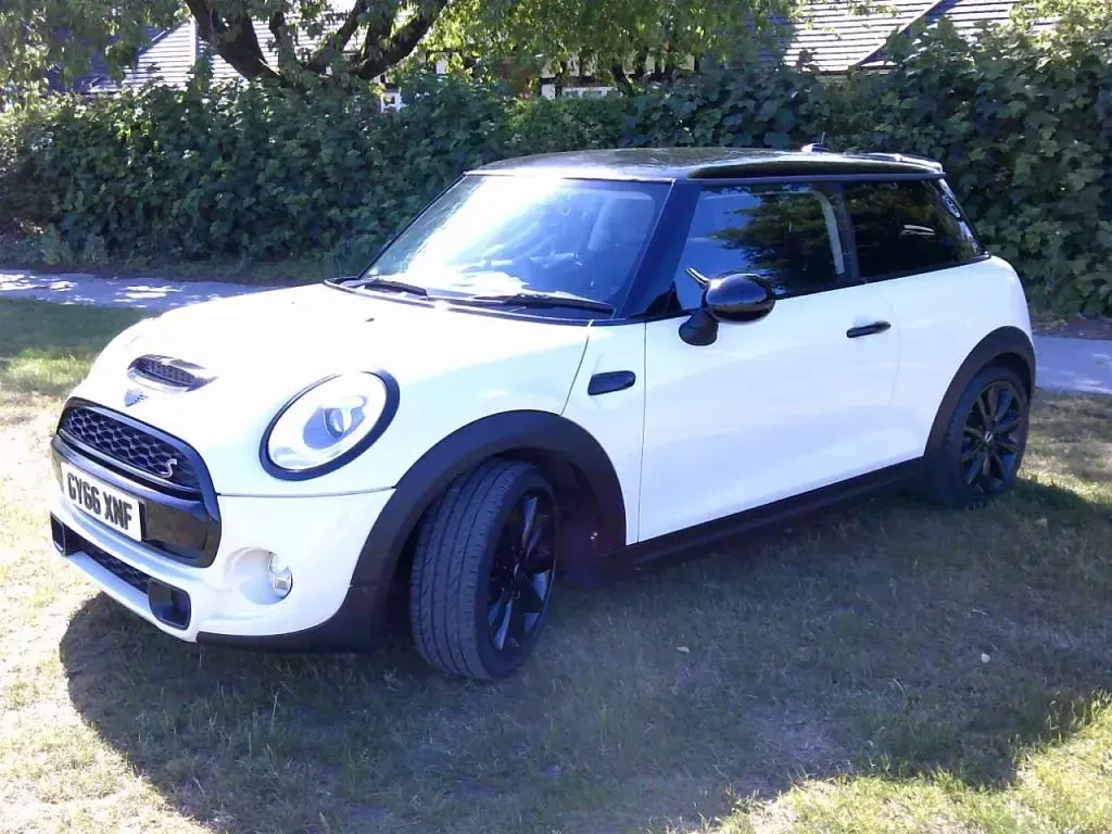 Used Mini Cooper S Hatch 2016 White Hatchback