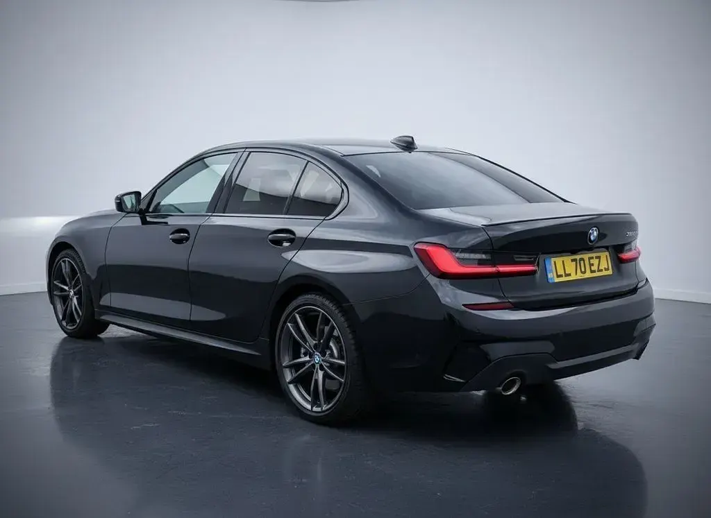 Begagnad BMW 330e M Sport 2020 Svart Sedan